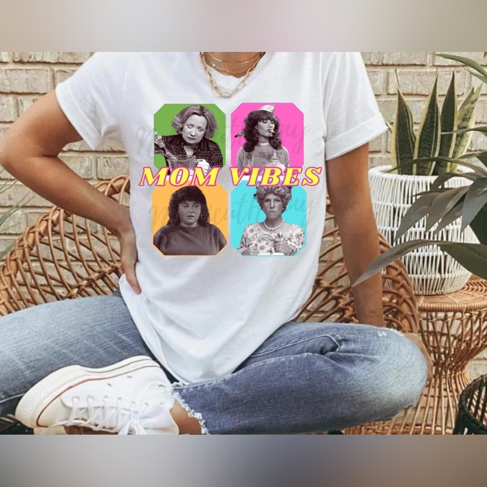 Mom vibes T-shirt